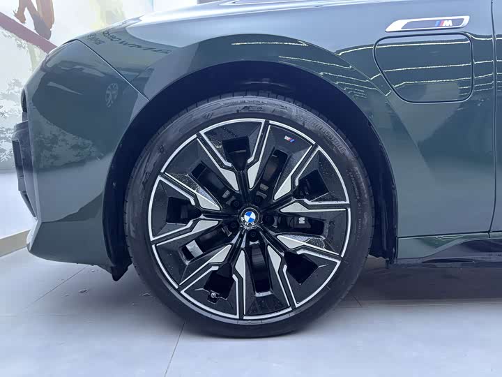 BMW i7 2023 2023款 M70L