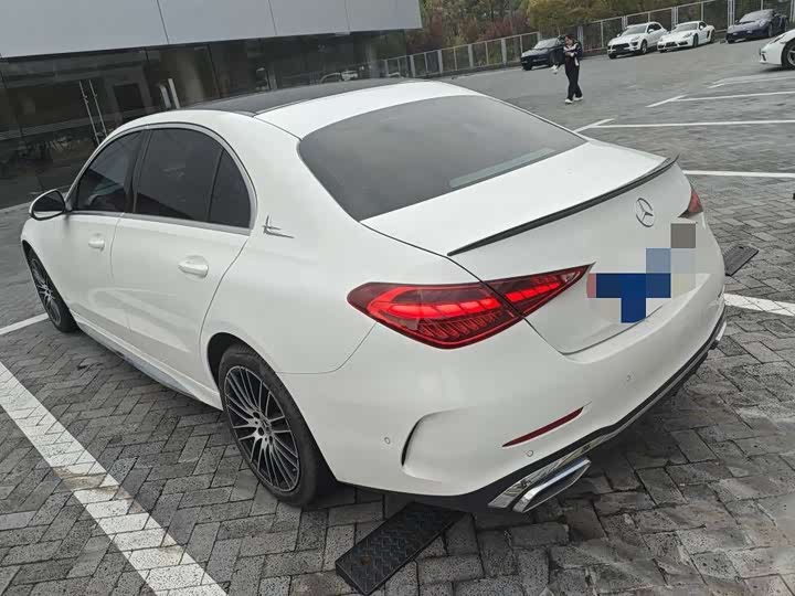صورة 6 - Mercedes-Benz C-Class