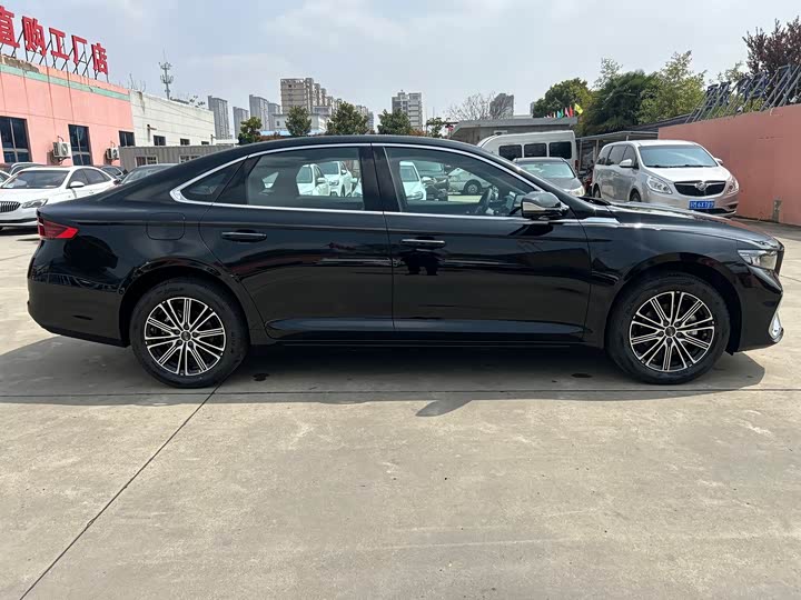 Фото 4 - Geely Preface