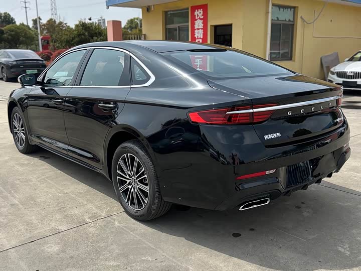 Фото 6 - Geely Preface