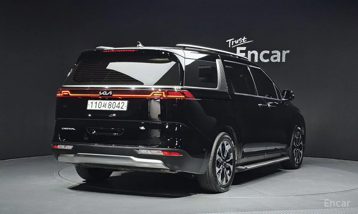 Фото 2 - Kia Carnival