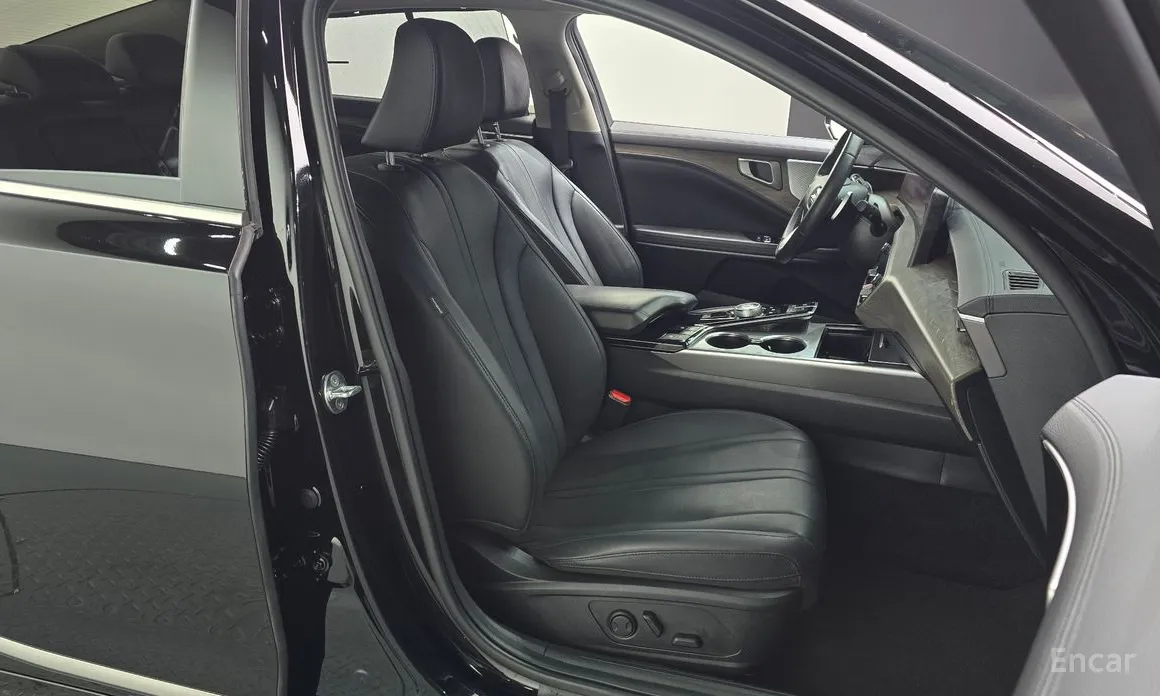Photo 12 - Kia K8