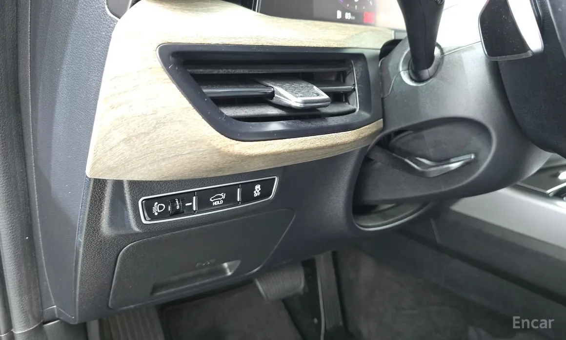 Photo 15 - Kia K8