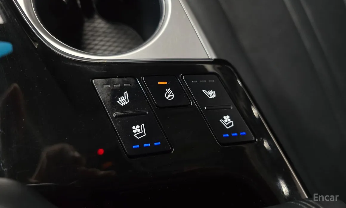 Photo 18 - Kia K8