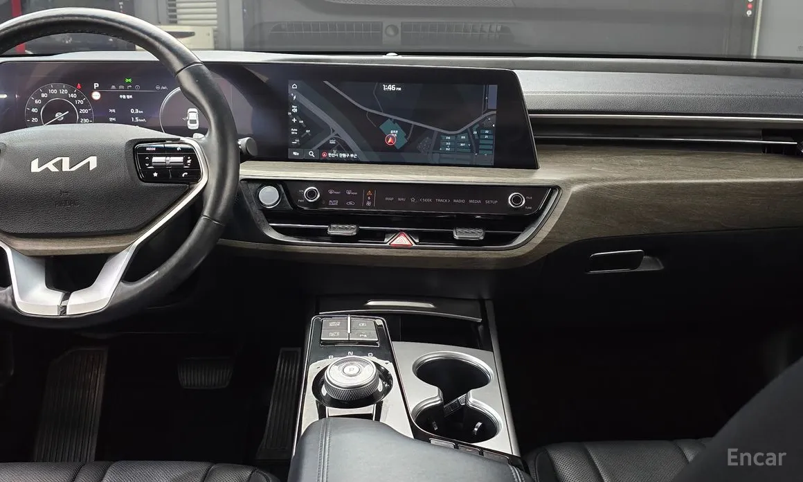 Photo 19 - Kia K8