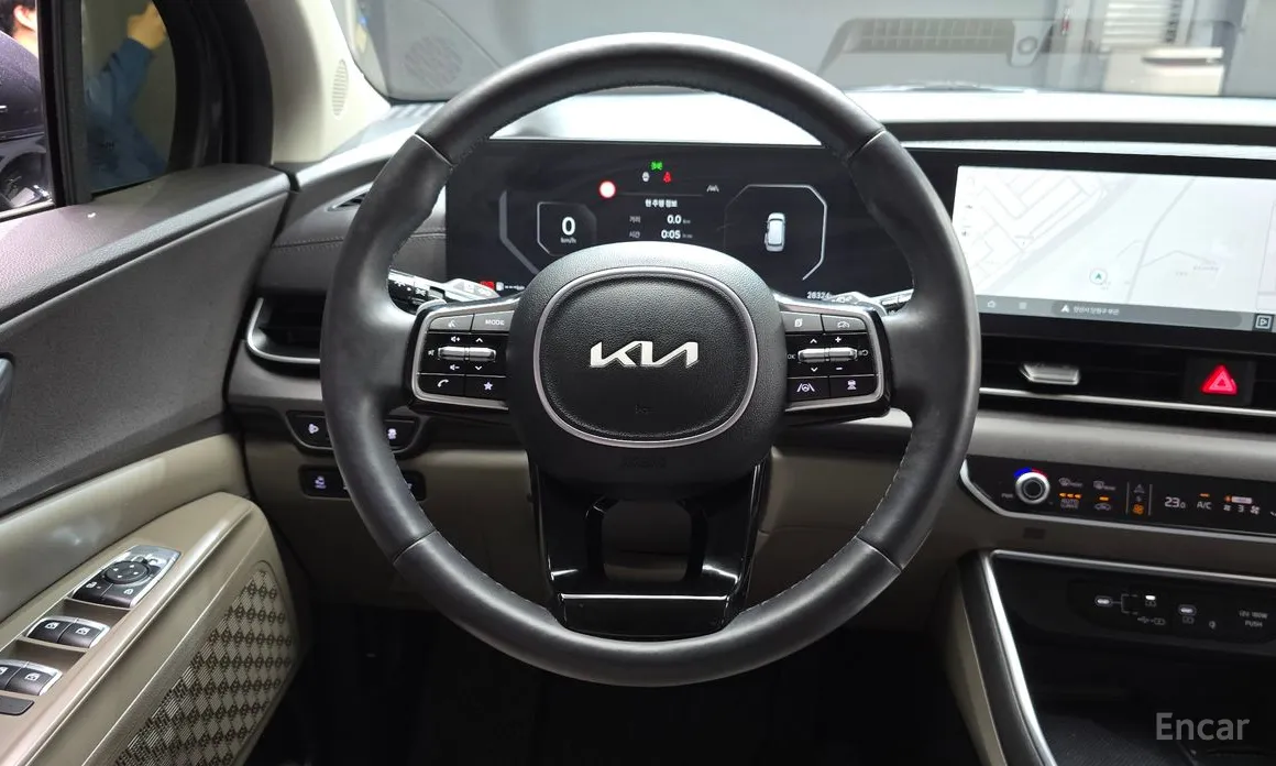 Photo 13 - Kia Carnival