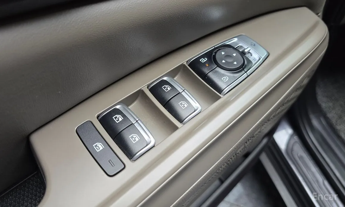 Photo 14 - Kia Carnival