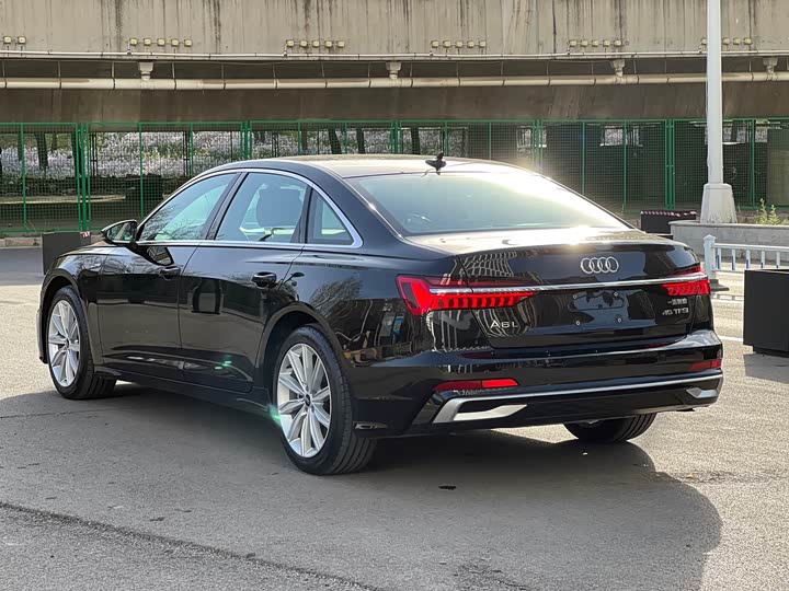 Zdjęcie 4 - Audi A6L