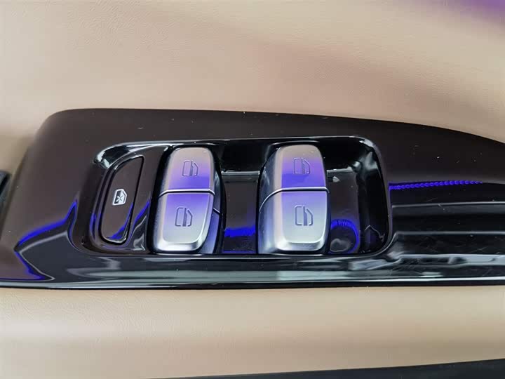 Chery Tiggo 8L 2025 2025款 2.0T 两驱长虹版 5座