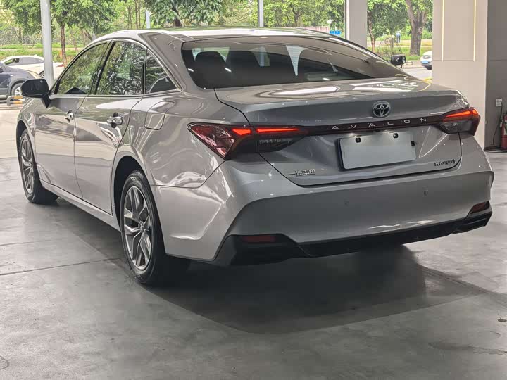 Фото 9 - Toyota Avalon