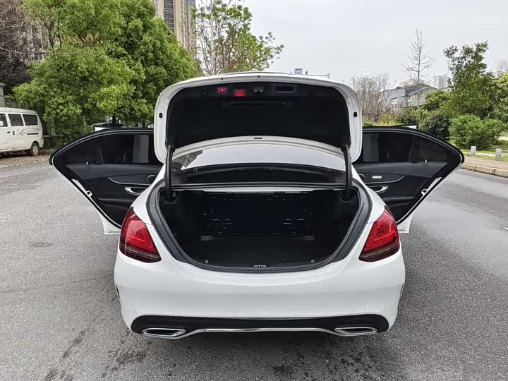 Zdjęcie 6 - Mercedes-Benz C-Class