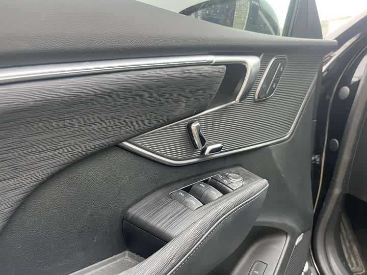 Buick LaCrosse 2025 2025款 28T 白金版