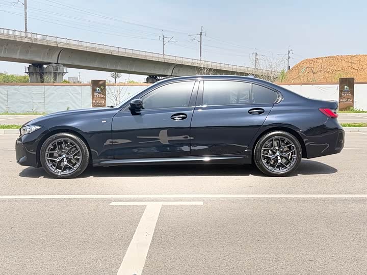 BMW 3 Series 2025 2025款 330Li M运动曜夜套装