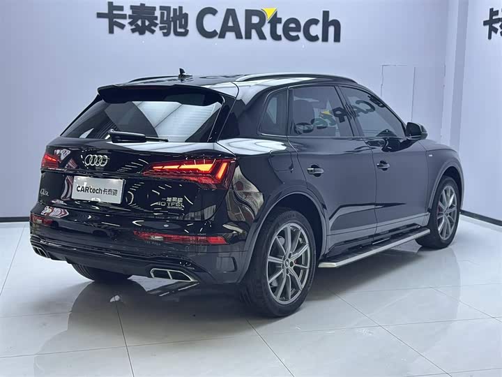 Фото 4 - Audi Q5L