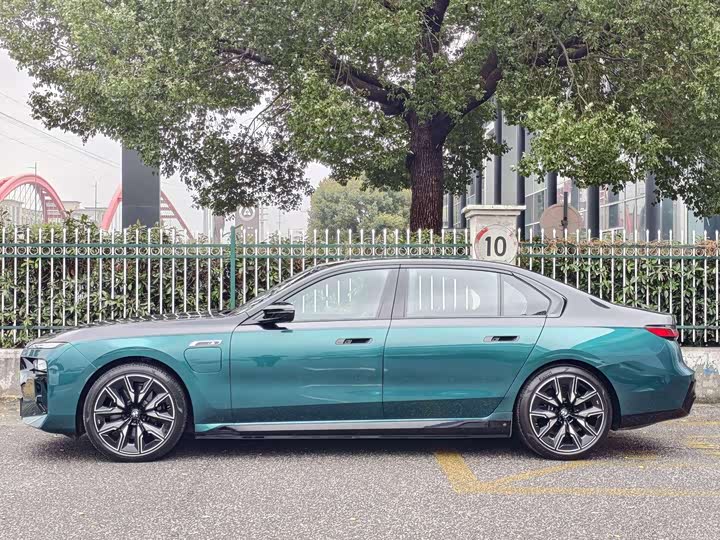 BMW i7 2023 2023款 M70L