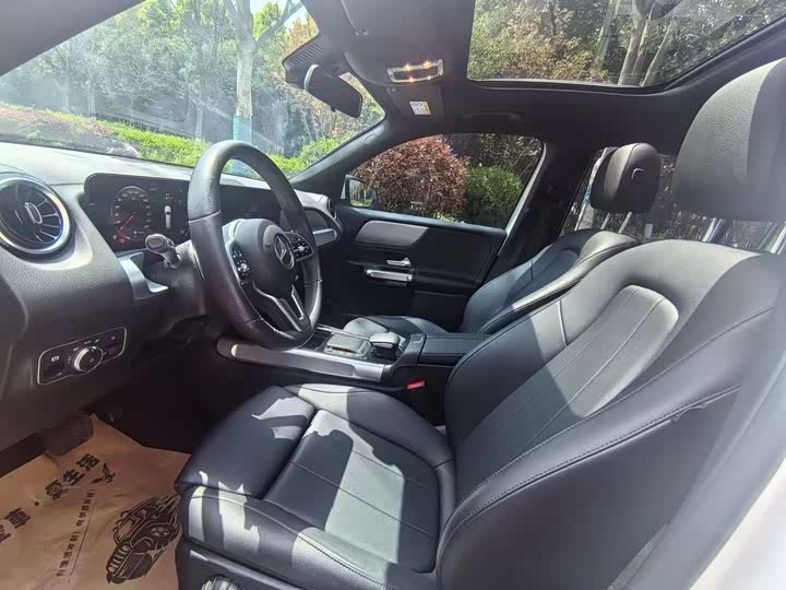 Mercedes-Benz GLB-Class 2022 2022款 改款二 GLB 200 时尚型