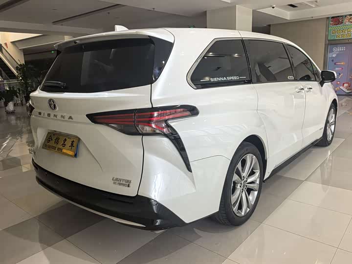 Фото 5 - Toyota Sienna