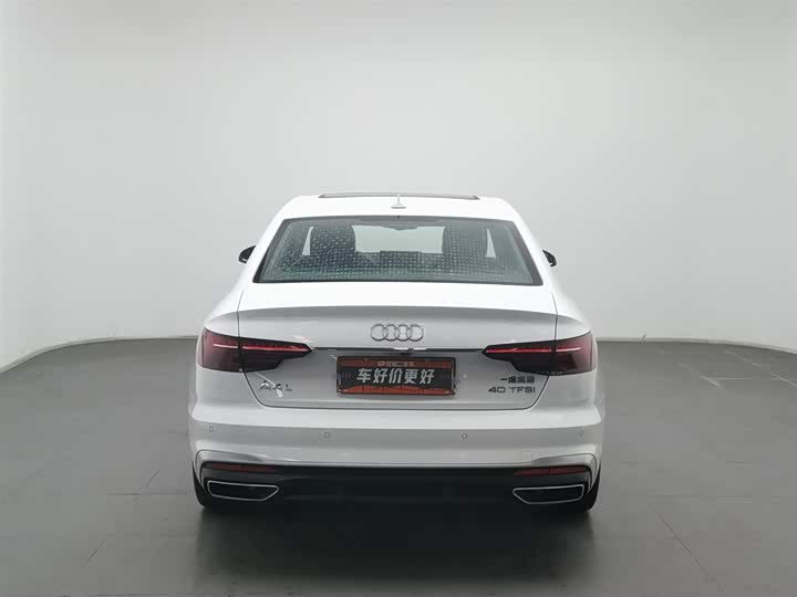 Фото 4 - Audi A4L