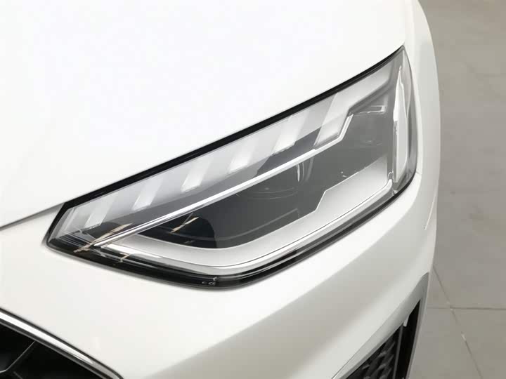 Фото 7 - Audi A4L