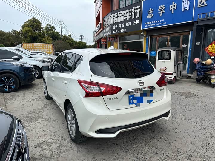 Фото 6 - Nissan Tiida