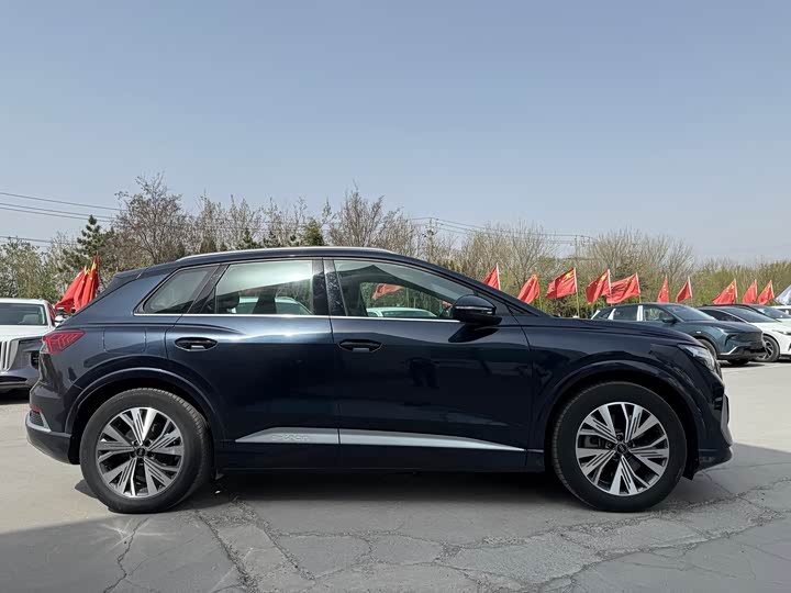 Фото 4 - Audi Q4 e-tron