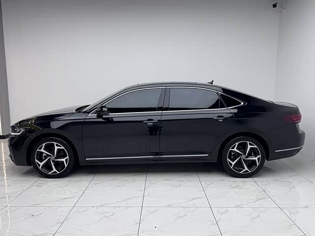 Фото 4 - Volkswagen Passat
