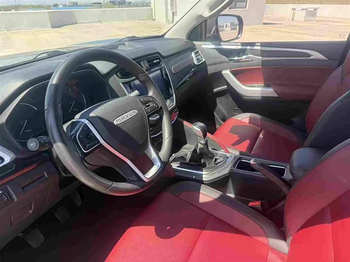 Maxus T70 2022 2022款 2.0T手动柴油两驱五周年纪念版精英版长箱平底