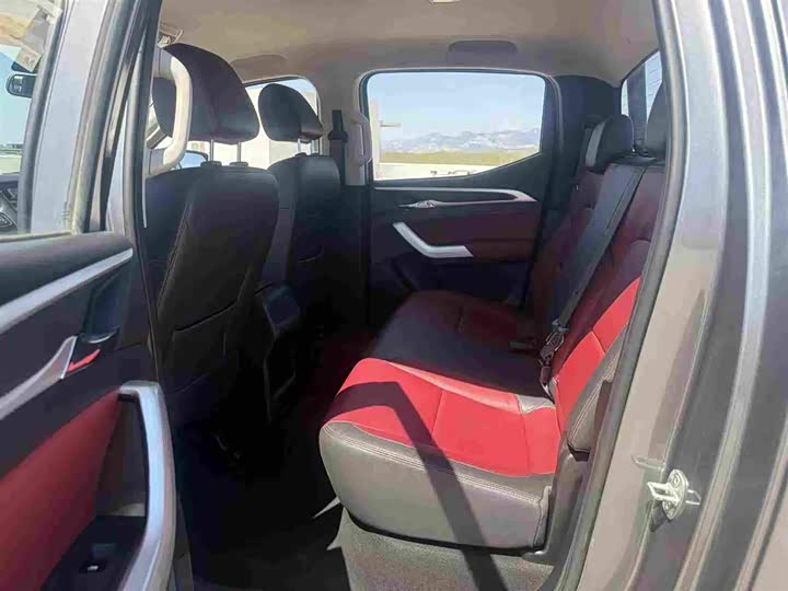 Maxus T70 2022 2022款 2.0T手动柴油两驱五周年纪念版精英版长箱平底