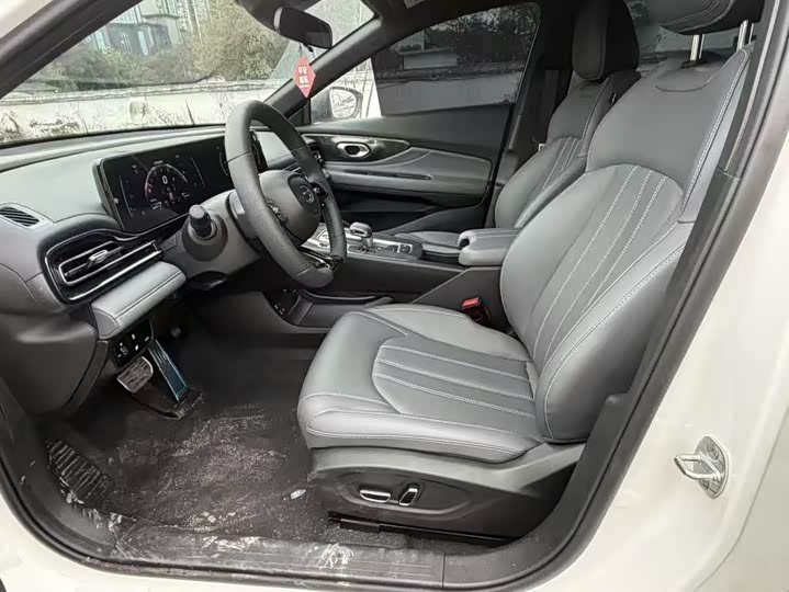 GAC Trumpchi Empow R 2025 2025款 270T DCT 影豹R-Style劲享版