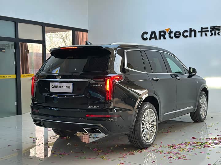 2025 Cadillac XT6