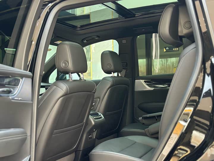 Cadillac XT6 2025 2025款 2.0T 六座四驱豪华行政经典版