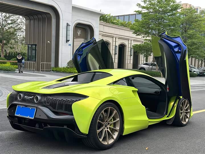 McLaren Artura 2023 2023款 3.0T Hybrid 标准型