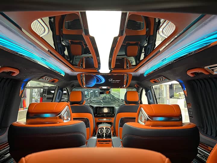 Mercedes-Benz V-Class 2024 2024款 V 300 L 长轴距尊贵版