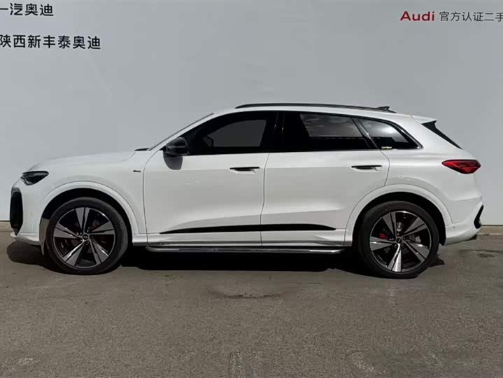 Фото 3 - Audi Q5L
