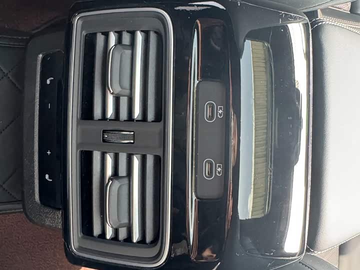 Фото 8 - Audi Q5L