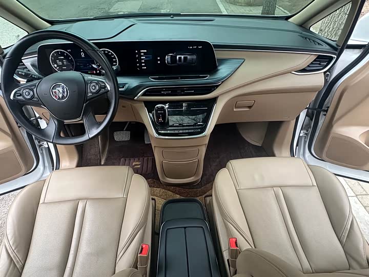 Фото 4 - Buick GL8 ES