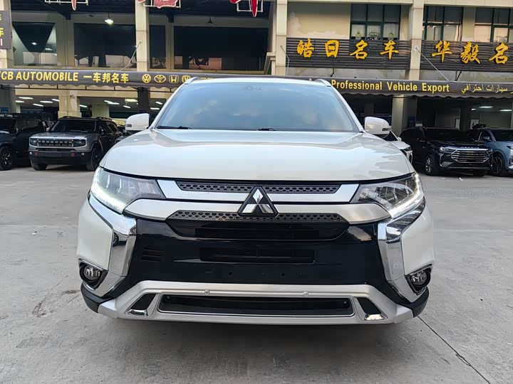 Mitsubishi Outlander 2021 2021款 2.4L 四驱致享版 7座