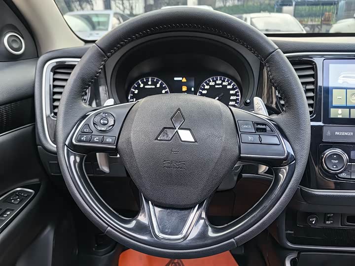 Mitsubishi Outlander 2021 2021款 2.4L 四驱致享版 7座