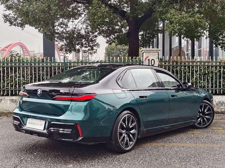 BMW i7 2023 2023款 M70L