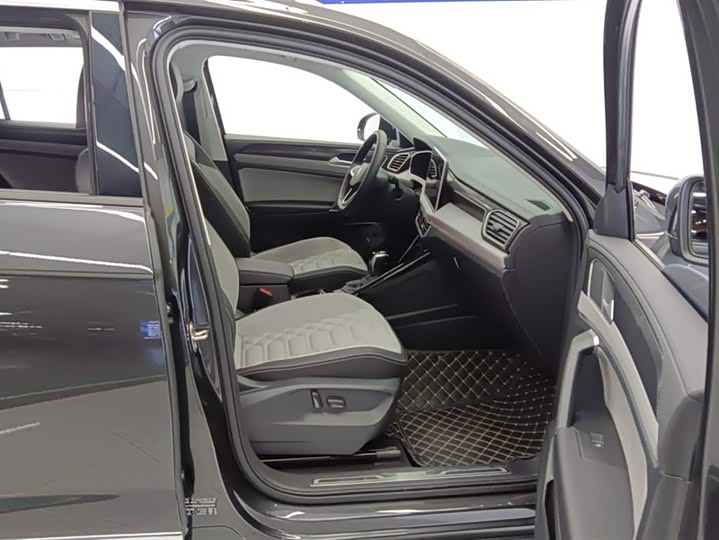 Volkswagen Tayron 2024 2024款 330TSI 两驱豪华Plus进阶版
