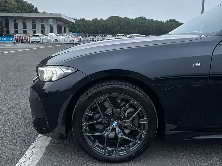 BMW 3 Series 2025 2025款 330Li M运动曜夜套装