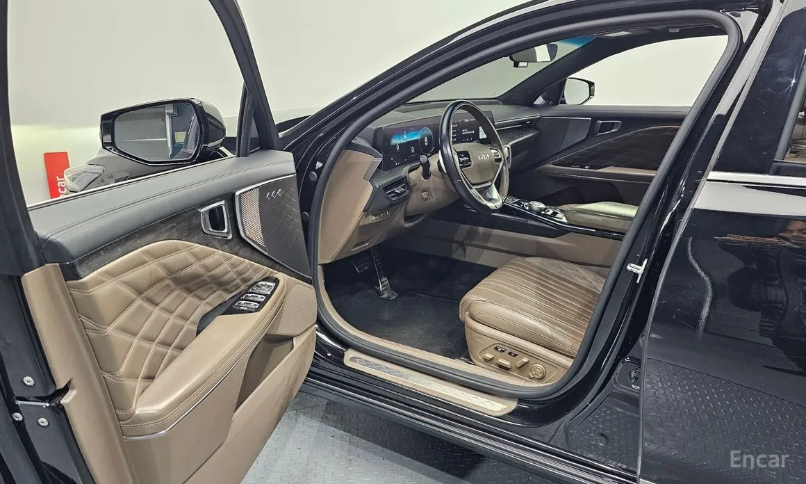 Photo 10 - Kia K8