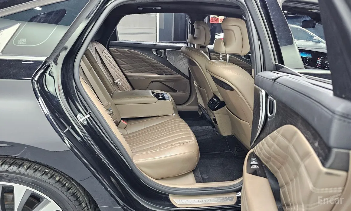Photo 12 - Kia K8