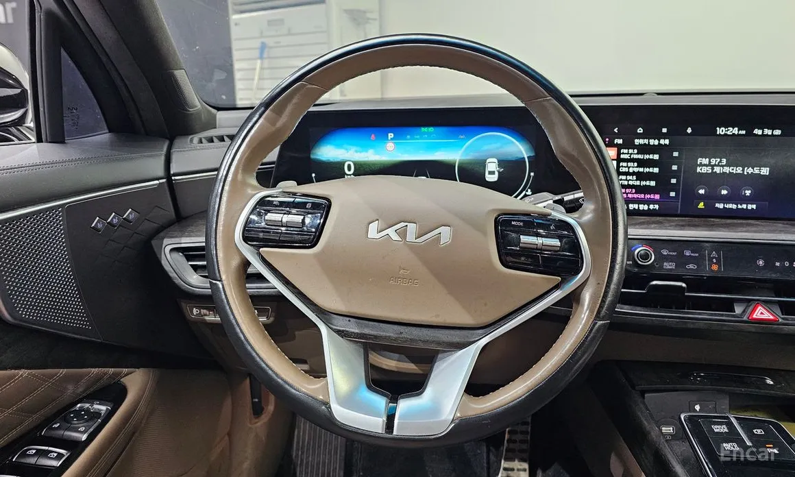 Photo 13 - Kia K8