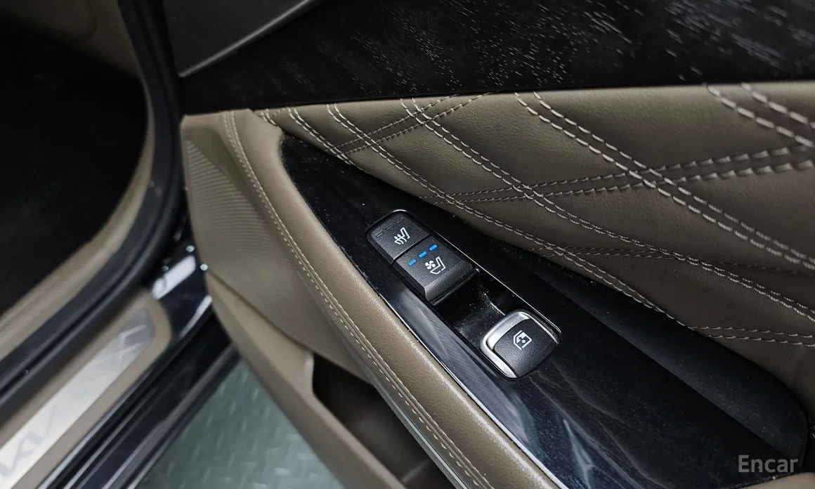 Photo 18 - Kia K8