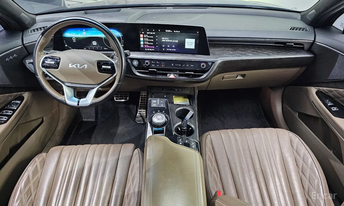 Photo 7 - Kia K8