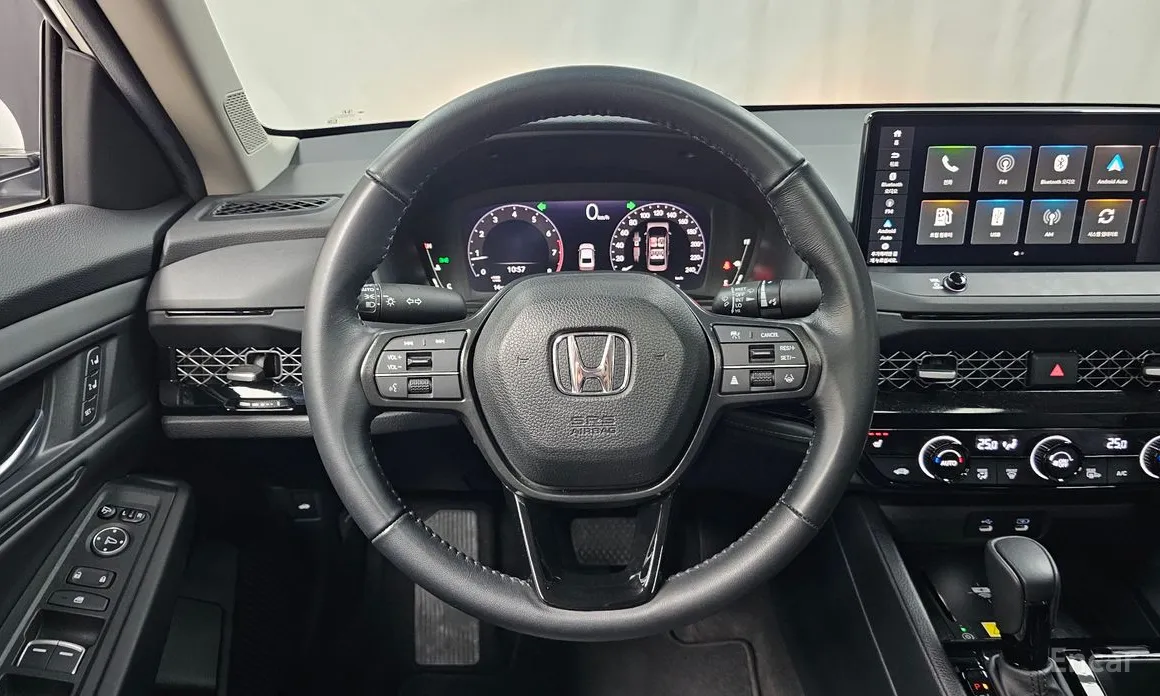 Фото 17 - Honda Accord