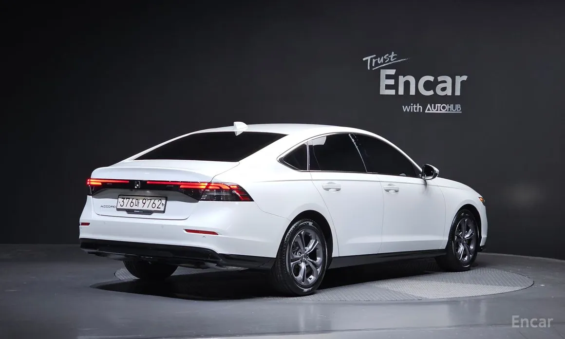 Фото 2 - Honda Accord
