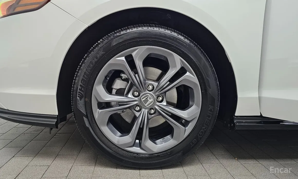 Фото 5 - Honda Accord