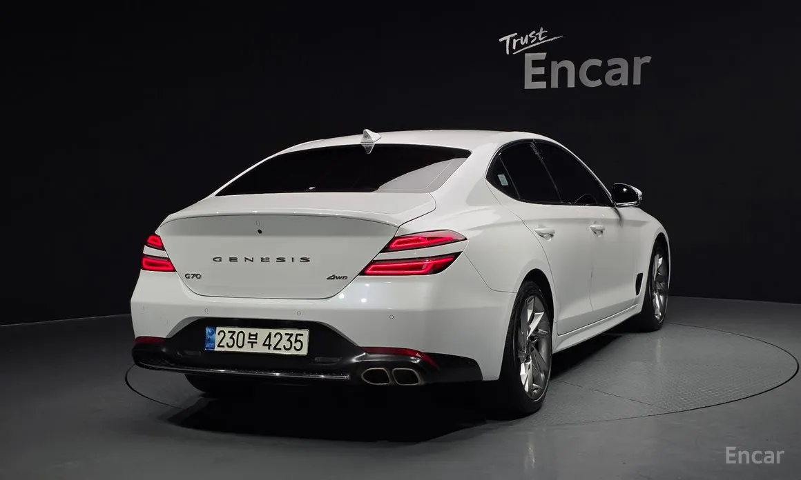 صورة 2 - Genesis G70